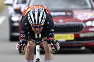 Tour de France Bombası: Tim Wellens, Quinn Simmons'ın Motosiklet Rüzgarı İddialarına Ateş Püskürdü