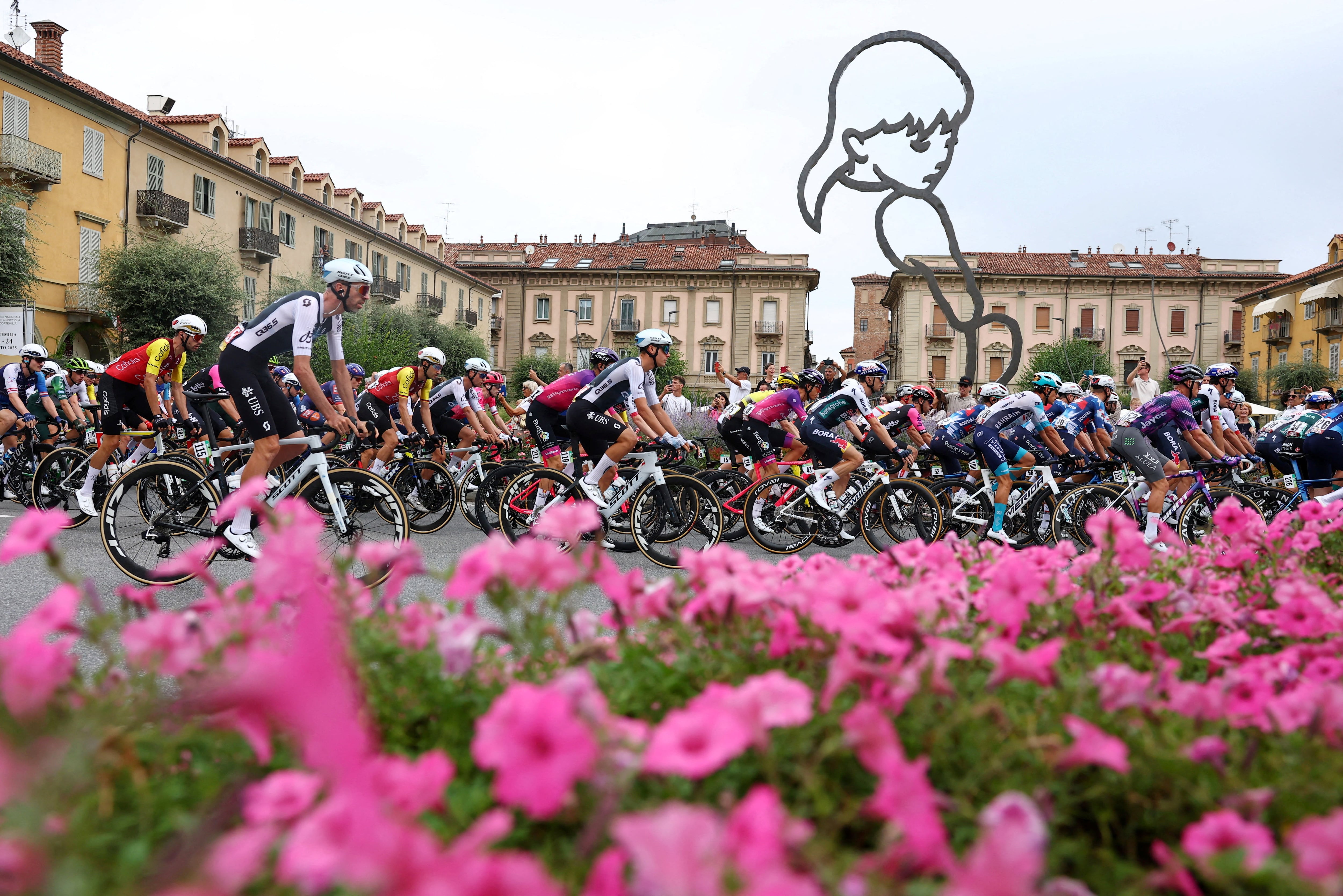 Vuelta a España 2025 peloton