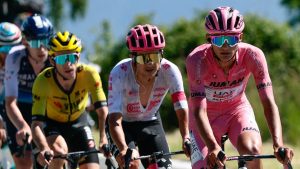 Giro d'Italia: Prodhomme Kraliçe Etabını Kazandı, Del Toro-Carapaz Düellosu Finestre'de Sonuçlanacak