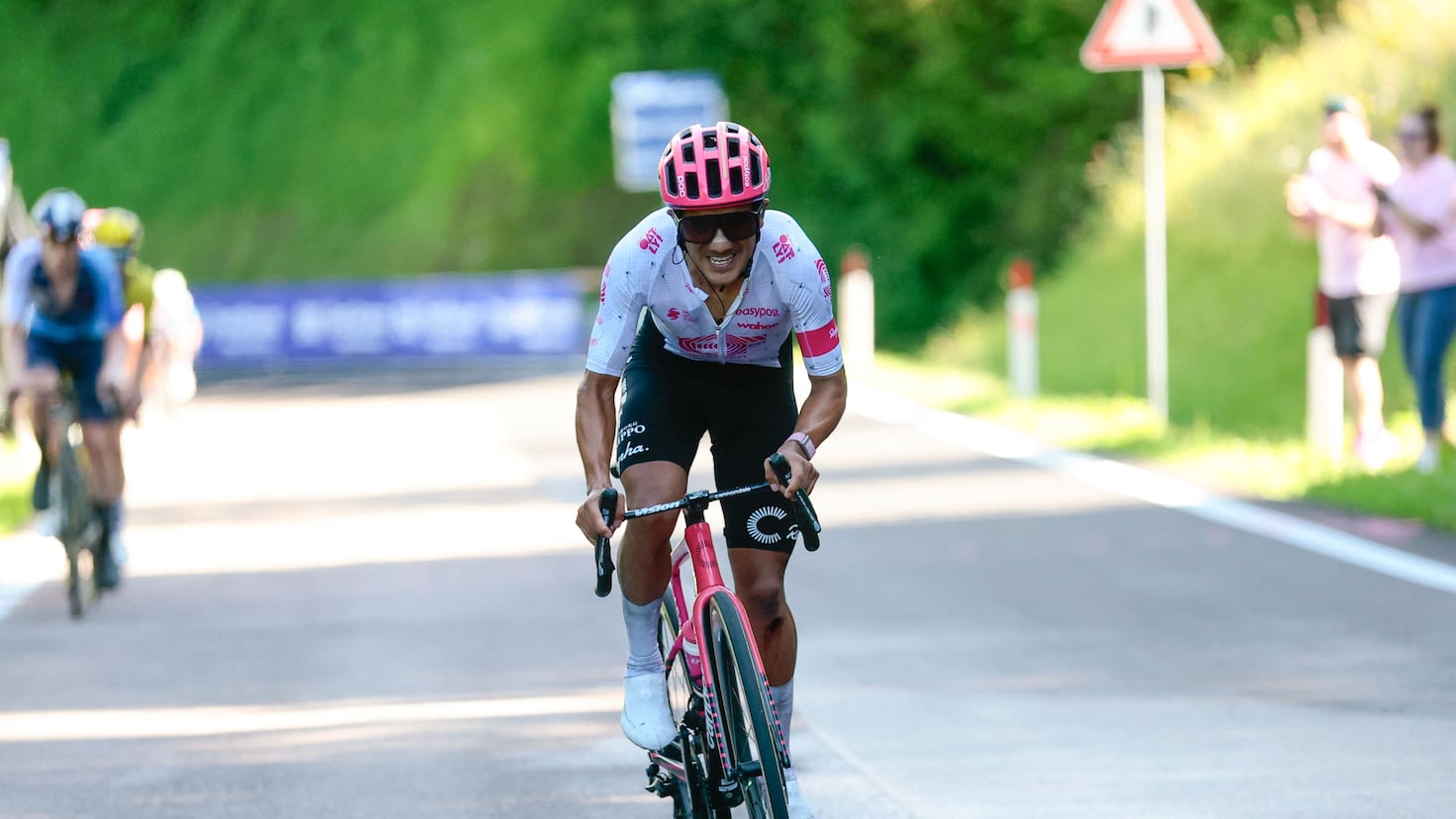 Giro d'Italia 2025'te Ayuso Şoku! Carapaz'ın Güçlü Saldırısı ve İtalyan Dominasyonu