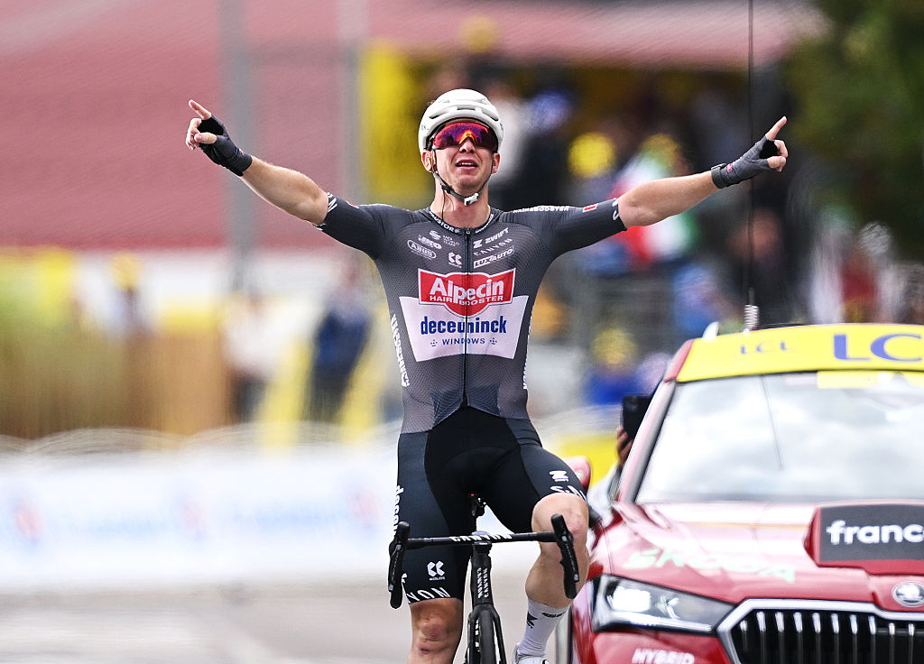 Tour de France 20. Etap: Kaden Groves Solo Kaçış ile Nefes Kesen Zafer Elde Etti