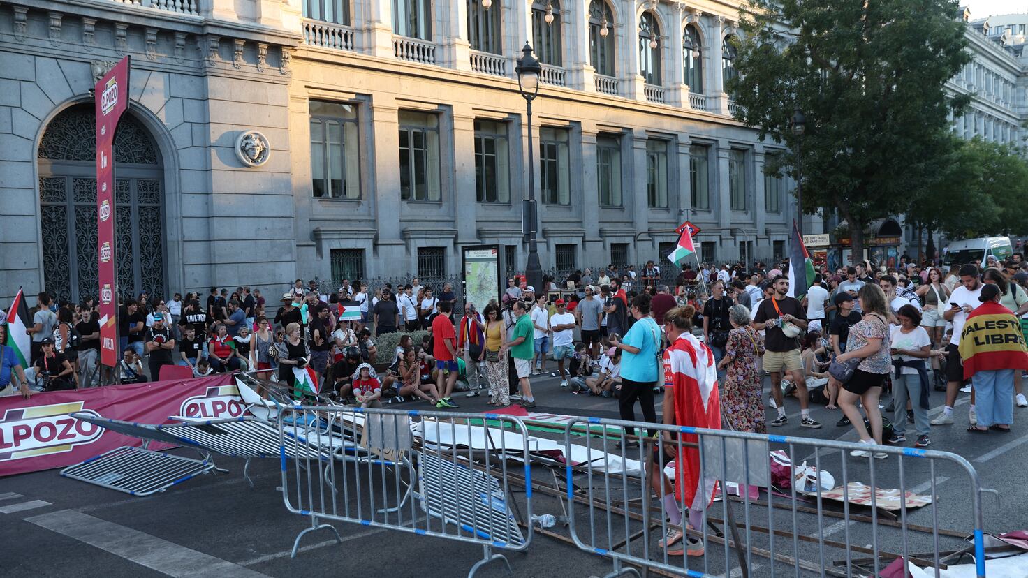 Vuelta a España 2025 Madrid'de Protestolar Nedeniyle Yarıda Kesildi: Final Etabından Son Dakika Gelişmeleri