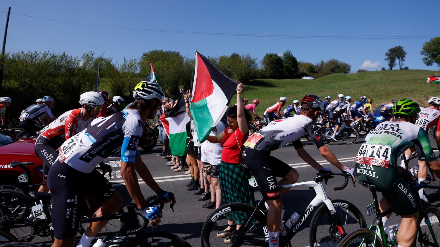 Vuelta a España 13. Etap Fotoğrafları: Almeida'nın Angliru Zaferi