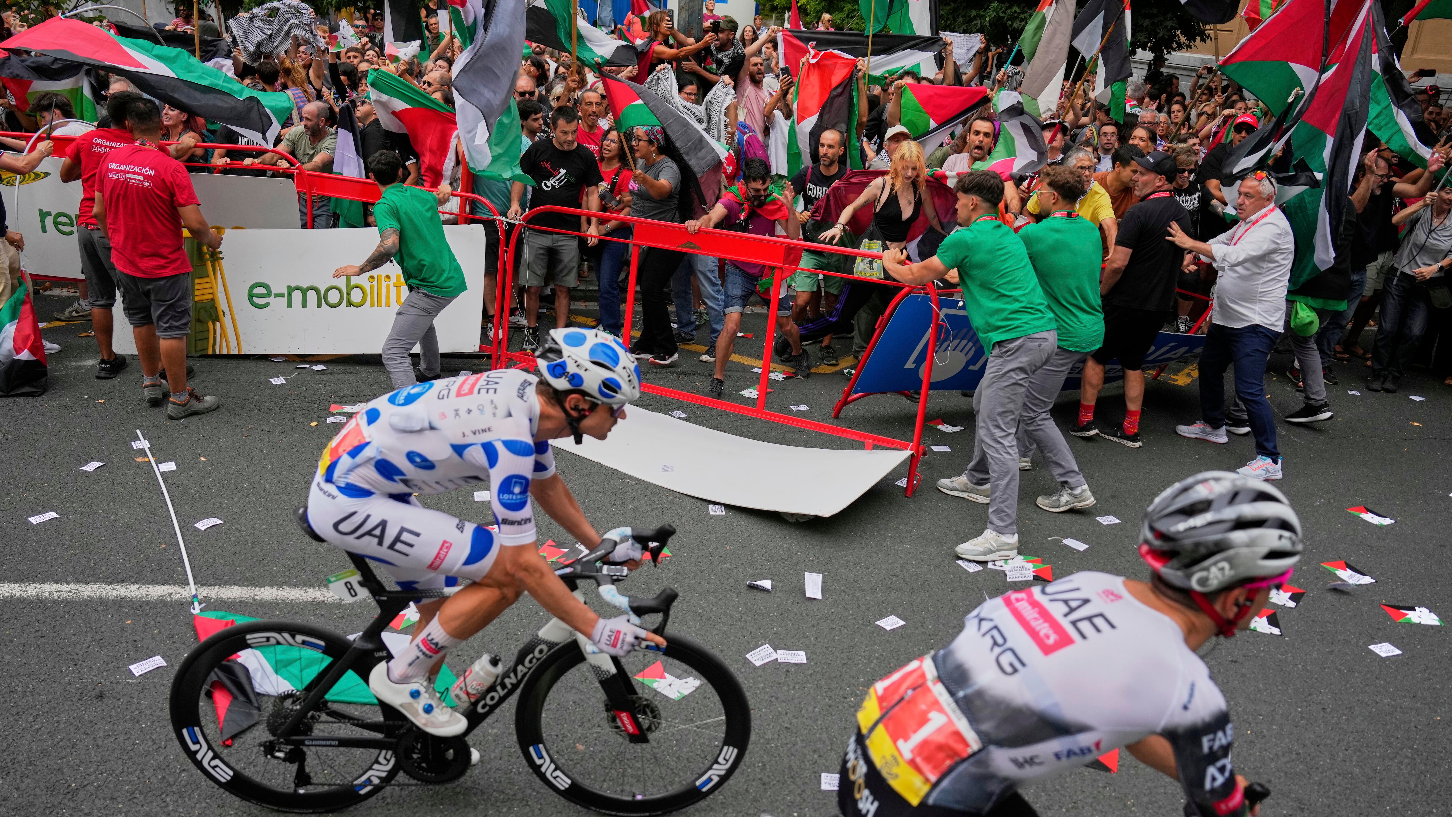 Vuelta a España protesto görüntüsü