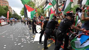 La Vuelta Bisiklet Yarışı'ndaki Olaylar Sonrası 53 Protestocuya 5.000 Euro'ya Varan Ceza Talebi