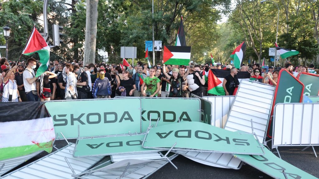 La Vuelta 2025 Krizinin Ortasında Madrid Hükümet Temsilcisine Soruşturma: Protestoların ve Olayların Ardından Adalet Devreye Girdi