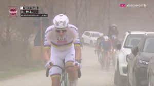 Pogacar’ın 80 Km’lik Tek Başına Saldırısıyla Strade Bianche’de Tarihi Zafere Koşusu